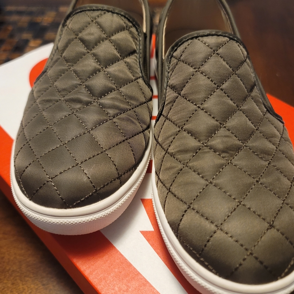 Steve madden Slip On shoes olive green - Picture 2 of 6